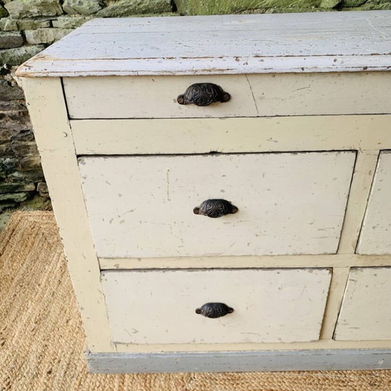 Image 1 of Dressoir / Ambachtelijk meubilair