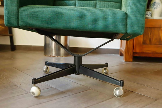 Image 1 of Coppia di sedie girevoli retrò su rotelle