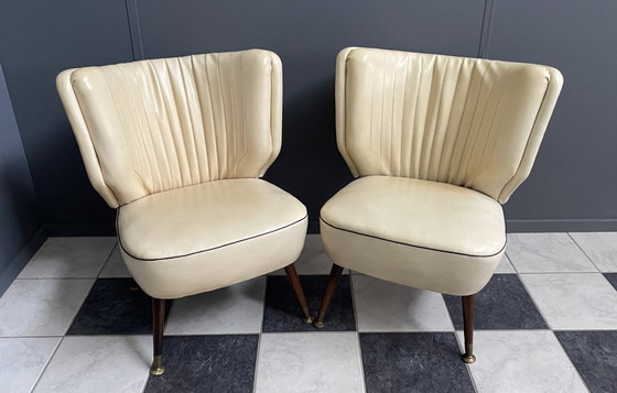 Image 1 of 2 sedie da cocktail in skai bianco anni '60