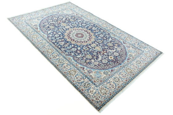 Image 1 of Hand-knotted Nain 9La oriental rug with silk content - 270 x 165 cm