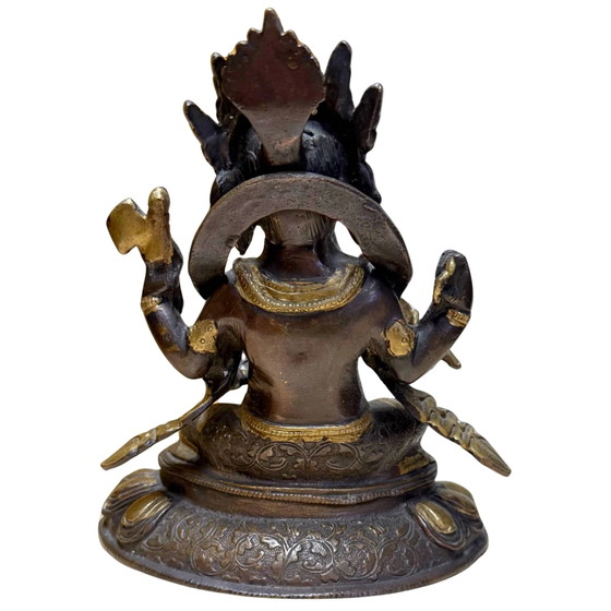 Estatua de Ganesha de Bronce con Base de Loto – Estilo Nepalí – Bronce Pesado con Acentos Dorados – 20.6 cm (photo 5 of 9)