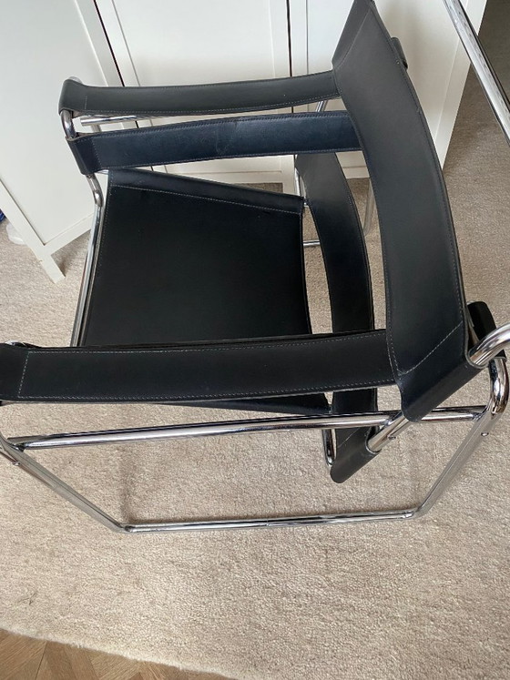 Image 1 of Wasslily Chair