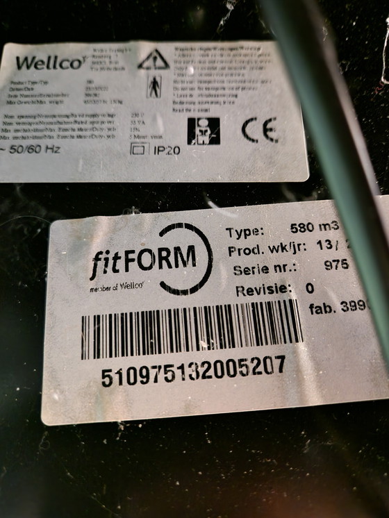 Image 1 of FitFORM elektrische relaxfauteuil/liftstoel – paarse stof – model 580 M3