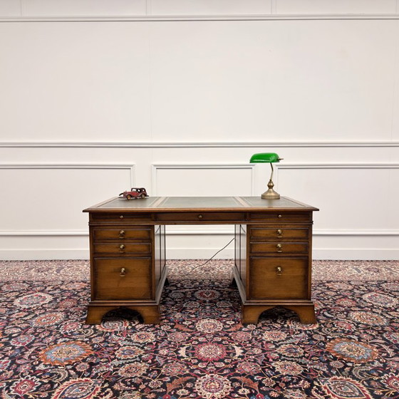 RAC Engels Chesterfield Bureau Groen Leder Eik – Royal Antique Collection, Leather, Wood (photo 2 of 20)