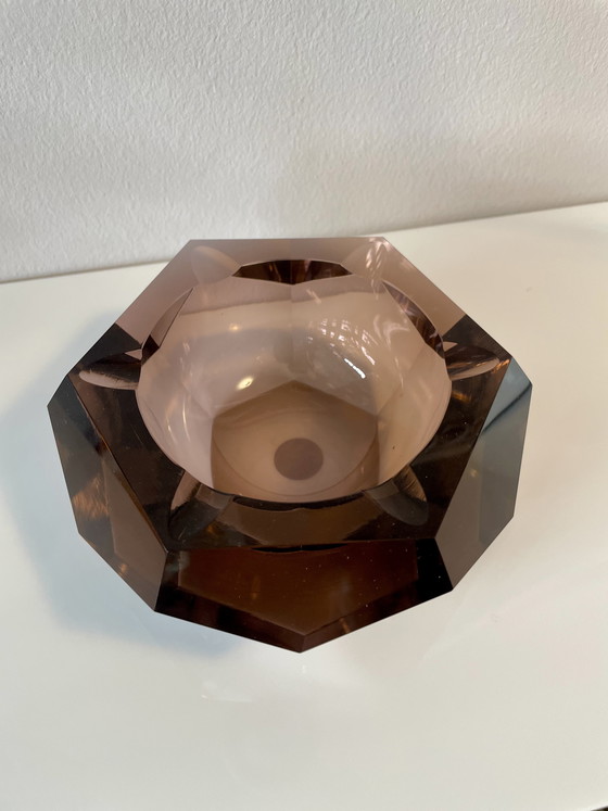 Image 1 of Bernsteinfarbener Facettierter Aschenbecher aus Muranoglas
