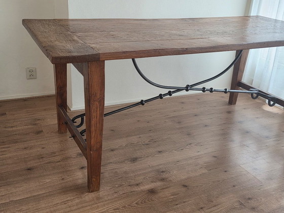 Tavolo da pranzo antico spagnolo con gambe a cavalletto - Legno massello e ferro battuto (200x89 cm) (photo 13 of 20)