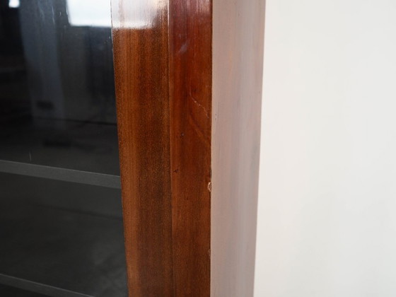 Image 1 of Notenhouten vitrinekast, Deens design, jaren 60, gemaakt in Denemarken.