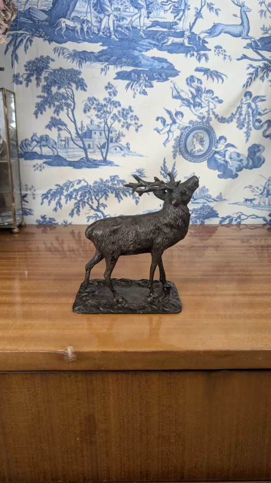 Image 1 of Sculpture en bronze d'un cerf bramant dans le goût de Paul-Édouard Delabrièrre