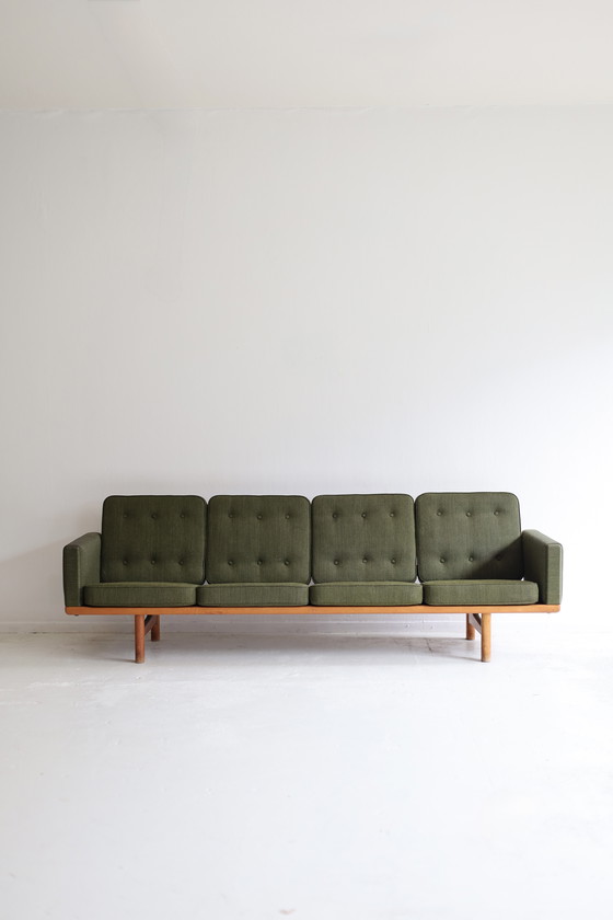 Image 1 of Canapé 4 places modèle GE-2363 Hans J. Wegner