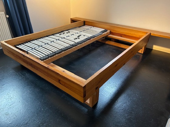 Estructura de cama de pino macizo de los años 70, de Ate van Apeldoorn. – Camas de matrimonio, Wood (photo 19 of 21)