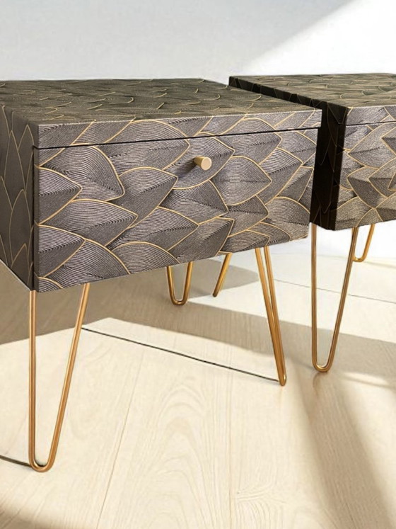 Comodini vintage rivestiti con eleganti foglie in rilievo. – Wood (photo 3 of 9)