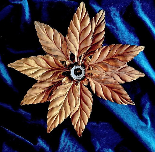 Plafonnier florentin plaqué or, style milieu du XXe siècle, par Hans Kögl, années 1960