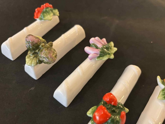 Image 1 of Keramische Majolica Messenleggers Set: Keramische Groente Fruit Bestekhouder, Frankrijk Vintage