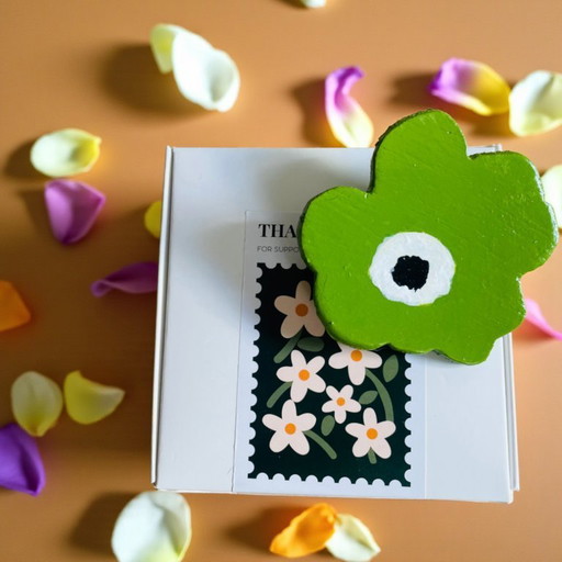Broche de style Marimekko faite à la main en forme de fleur verte woden