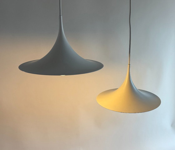 Image 1 of 2 lámparas colgantes con forma de sombrero de bruja de Fog and Morup