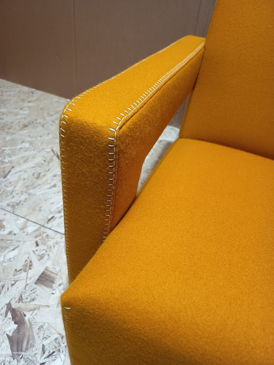 Image 1 of CASSINA Paire de fauteuils Utrecht 637 NEUF 2026 en laine KVARD Moutarde par Gerrit Rietveld