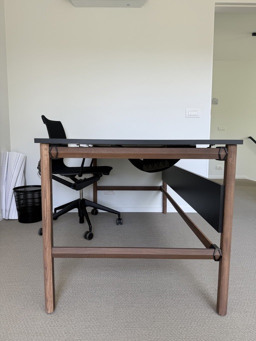 Bureau Bulo Dan