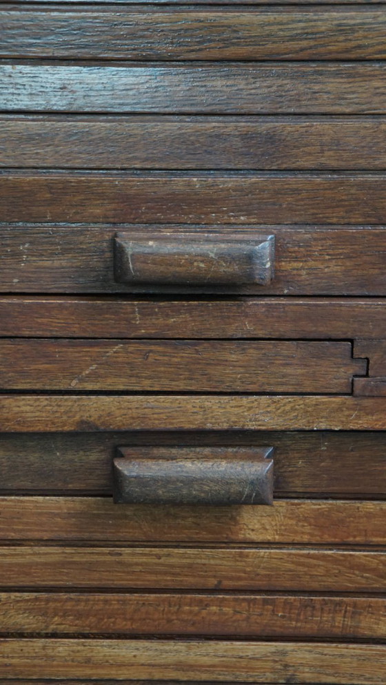 Image 1 of Mobiletto antico in rovere con due ante a rullo