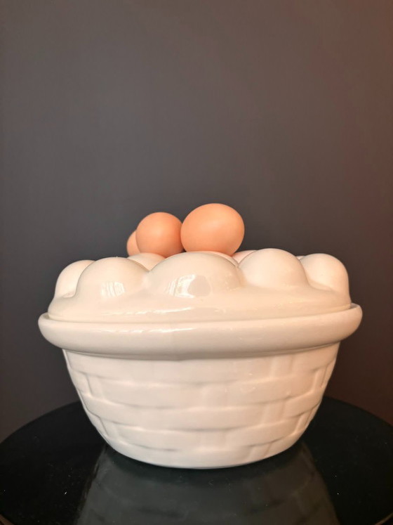 Image 1 of Vintage Italiaanse Majolica eierterrine met deksel 