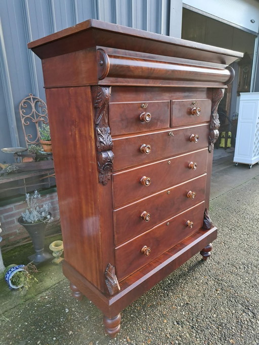 Beautiful antique Scottish chest of drawers, dresser light discoloration right side, dim. 134x61cm and 178cm high.