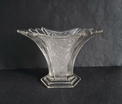 Art Deco crystal fan vase. Satin-finished floral motif in relief. "Czecoslovaque"
