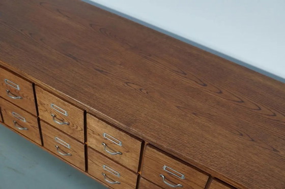 Image 1 of Armario de farmacia/archivador antiguo de roble holandés, años 50