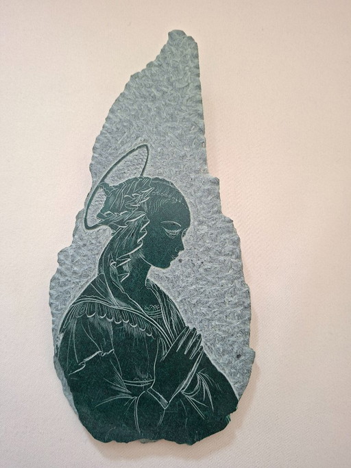 Handgefertigtes Kunstwerk mit gravierter Madonna. Italienisches Design.