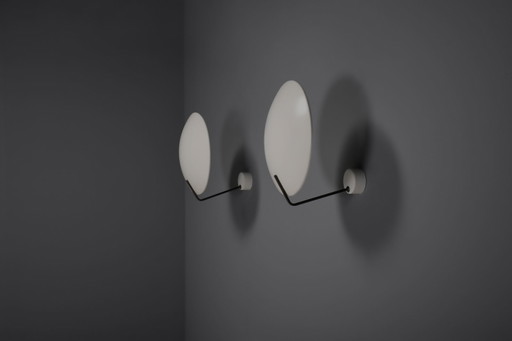 Conjunto de dos apliques metálicos Stilnovo Mod. 232, diseñados por Bruno Gatta, Italia, 1962