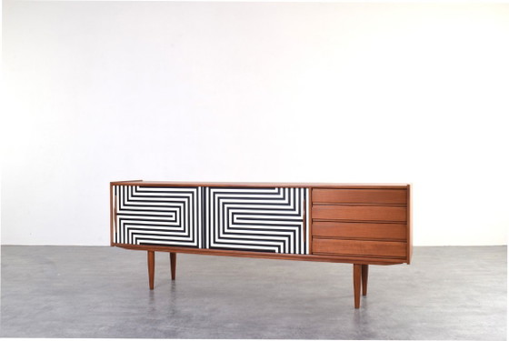 Credenza danese in teak dipinta a mano, stile Op Art, anni '60. – Credenze, Wood (photo 5 of 16)