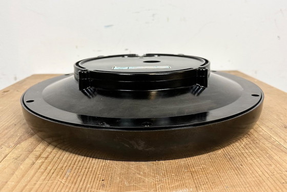 Image 1 of Orologio da parete industriale in bachelite di Pragotron, anni '70