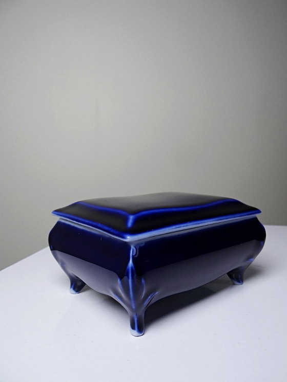 Image 1 of Piccolo portagioie vintage in porcellana blu di Limoges.