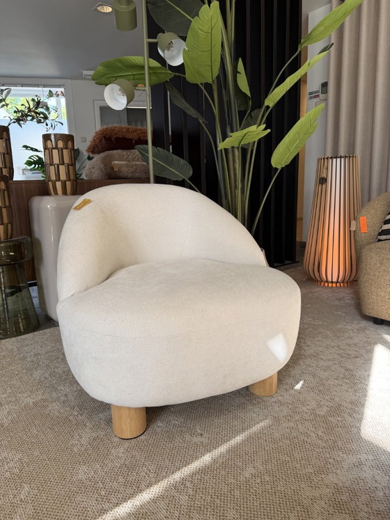 Image 1 of DYYK - Sillón beige con patas de roble