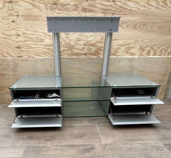 Image 1 of Muebles de TV cerrados espectrales, hermosos muebles de diseño.