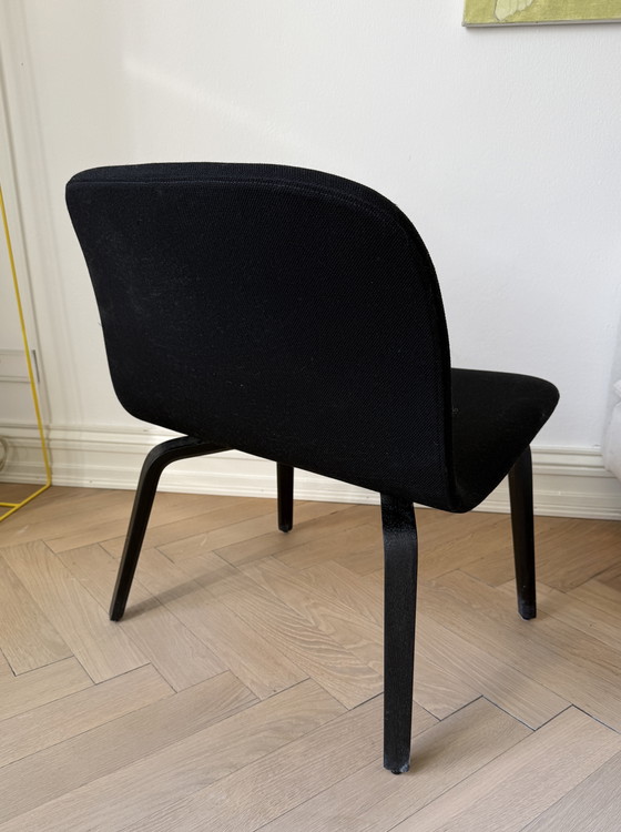 Image 1 of MUUTO Poltrona imbottita Visu