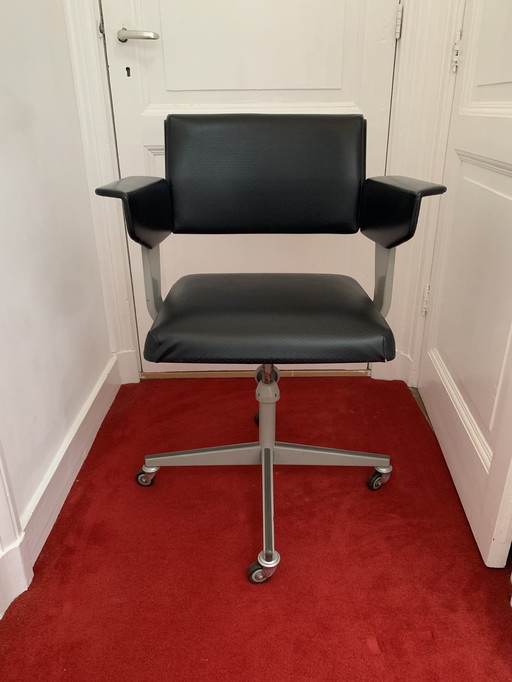 Friso Kramer Sedia da scrivania Revolve Ahrend de Cirkel 1960