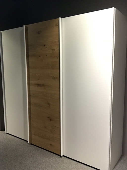 Loddenkemper Zweefdeurkast Max 300 – kledingkasten