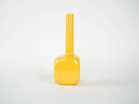 Image 1 of Jarrón de cerámica amarilla, diseño italiano, años 70, fabricado en Italia.