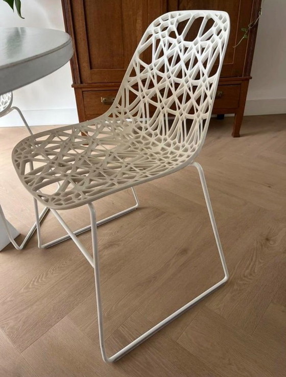 Image 1 of 2 plastic dining table chairs - Crassevig - Loods 5
