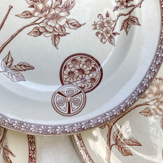 Image 1 of Lot De 5 Grandes Assiettes Anciennes En Terre De Fer Marron - Grand Dépôt Paris Emile Bourgeois (1880-1890)