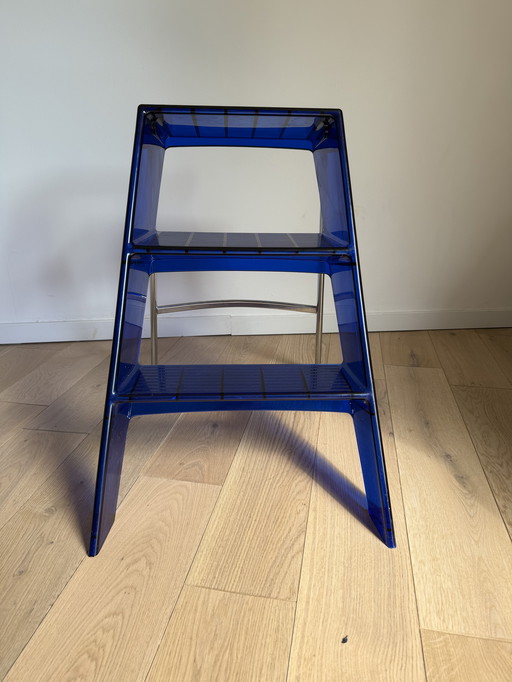 UPPER KARTELL ITALIAN DESIGN BLEU KLEIN BLUE STARCK MEMPHIS