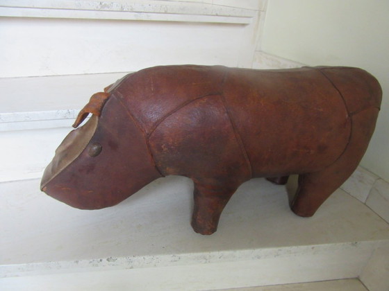 Image 1 of Vintage leren neushoorn, verkocht zoals hij is.