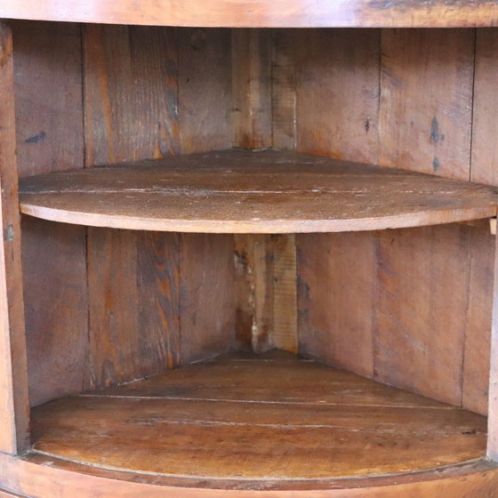 Paire d'armoires d'angle anciennes en noyer massif, Italie, XVIIIe siècle – Armoires de rangement, Wood (photo 15 of 20)