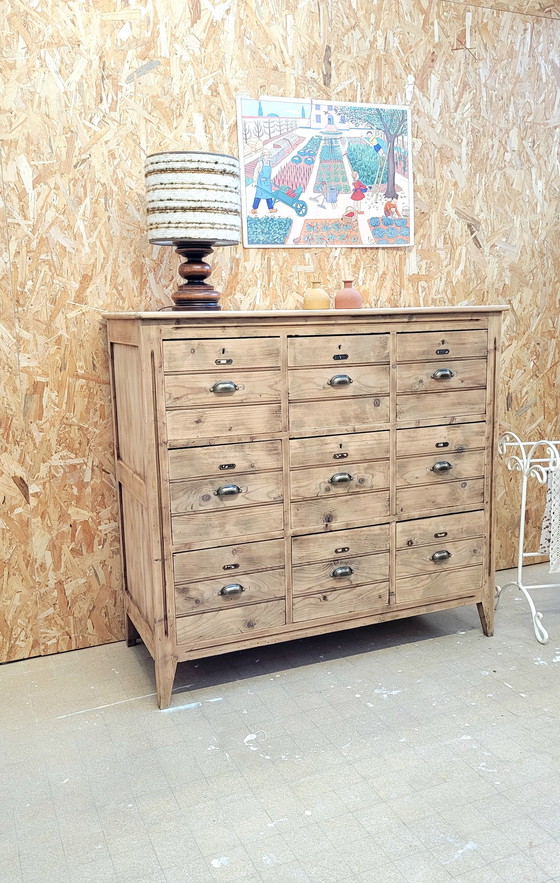 Image 1 of Muebles comerciales