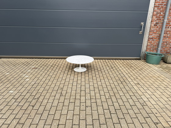 Image 1 of Originele Knoll Tulip Salontafel Eero Saarinen in Carrara marmer