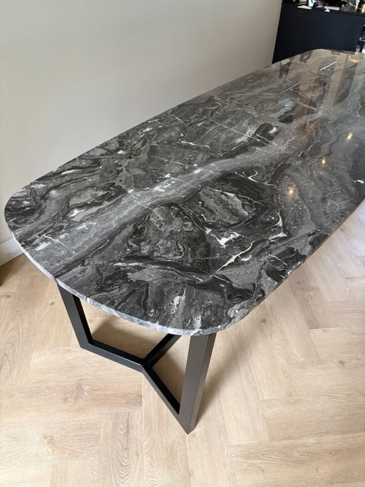 Mesa de Comedor Ovalada de Mármol Arabescato Orobico