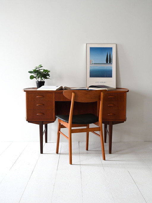 Bureau vintage danois en teck avec étagère