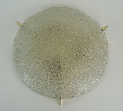 Lampada da soffitto vintage Kaiser Ice Glass, a incasso, anni '60/'70, con superficie in rilievo. (photo 2 of 19)