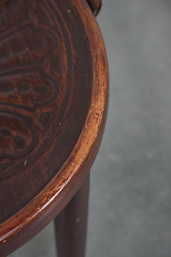 Image 1 of Sedia da bistrot Cosmos in legno vintage e senza tempo con splendidi intagli