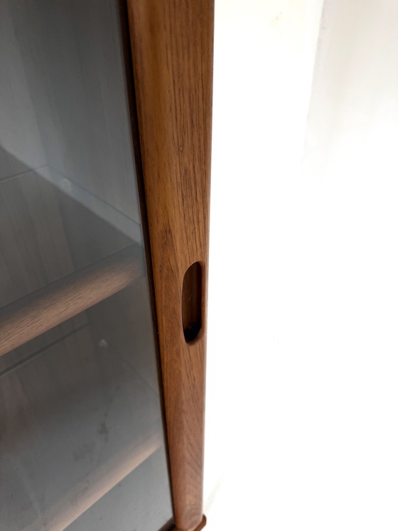 Image 1 of Vintage Deense teakhouten vitrinekast, Dyrlund ‘70