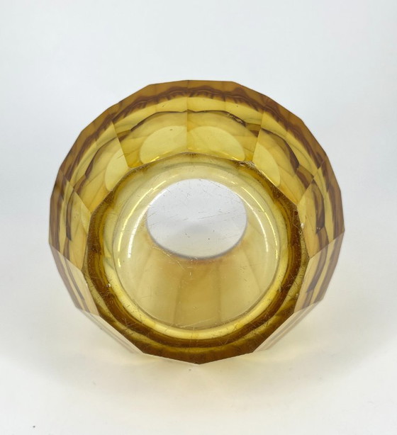 Image 1 of Art Deco Facetten-Vase – Bernstein – Stil Josef Hoffmann / Moser (1920er)